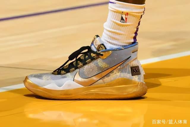 中国首场FIS室内滑雪赛事在深圳·前海冰雪世界启幕