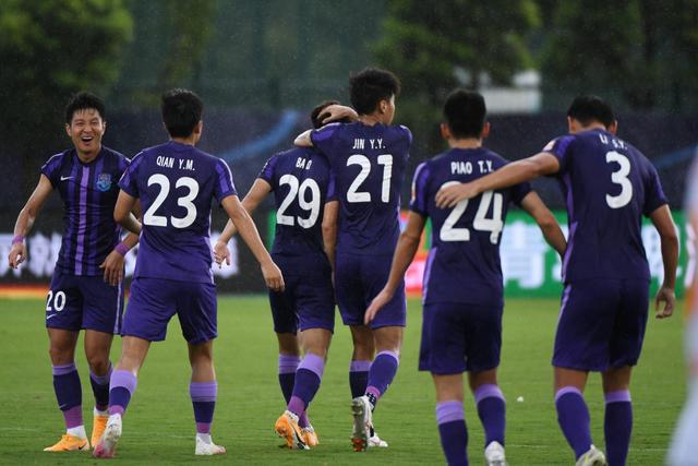 张镇麟30分辽宁轻取广州 高登44分四川负首钢